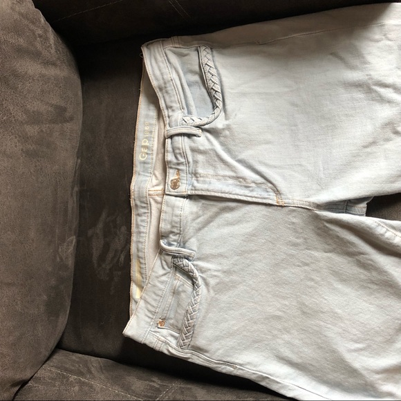 Gap 1969 Flare Crop Jeans. - Picture 4 of 6